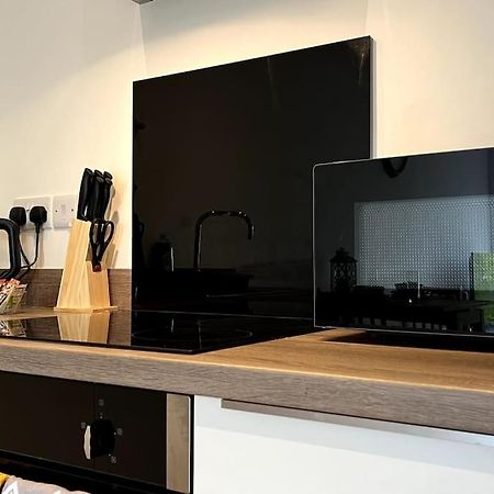 Modern 1 Bedroom Serviced Apartment - Near City Centre Doncaster Bagian luar foto